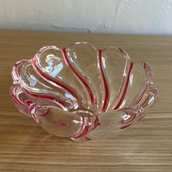 Art Glass Swirled Bowl with Cranberry Veins - 6” Diameter Candy Dish - Picture 6 of 8